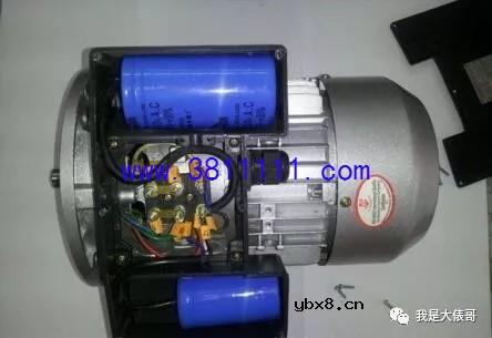 如何区分电容的正负极？怎么用万用表测电容的容量？ 