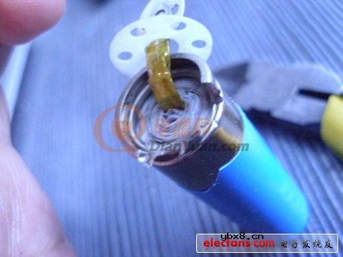 圆柱形锂离子电池拆解(多图) 圆柱形锂离子电池拆解(多图)
